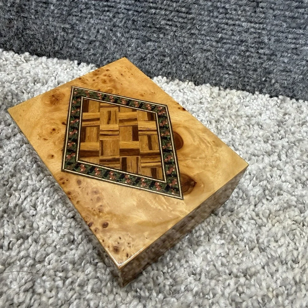 Gargiulo‎ Salvatore Inlaid Wood Trinket Box Italy (3.25